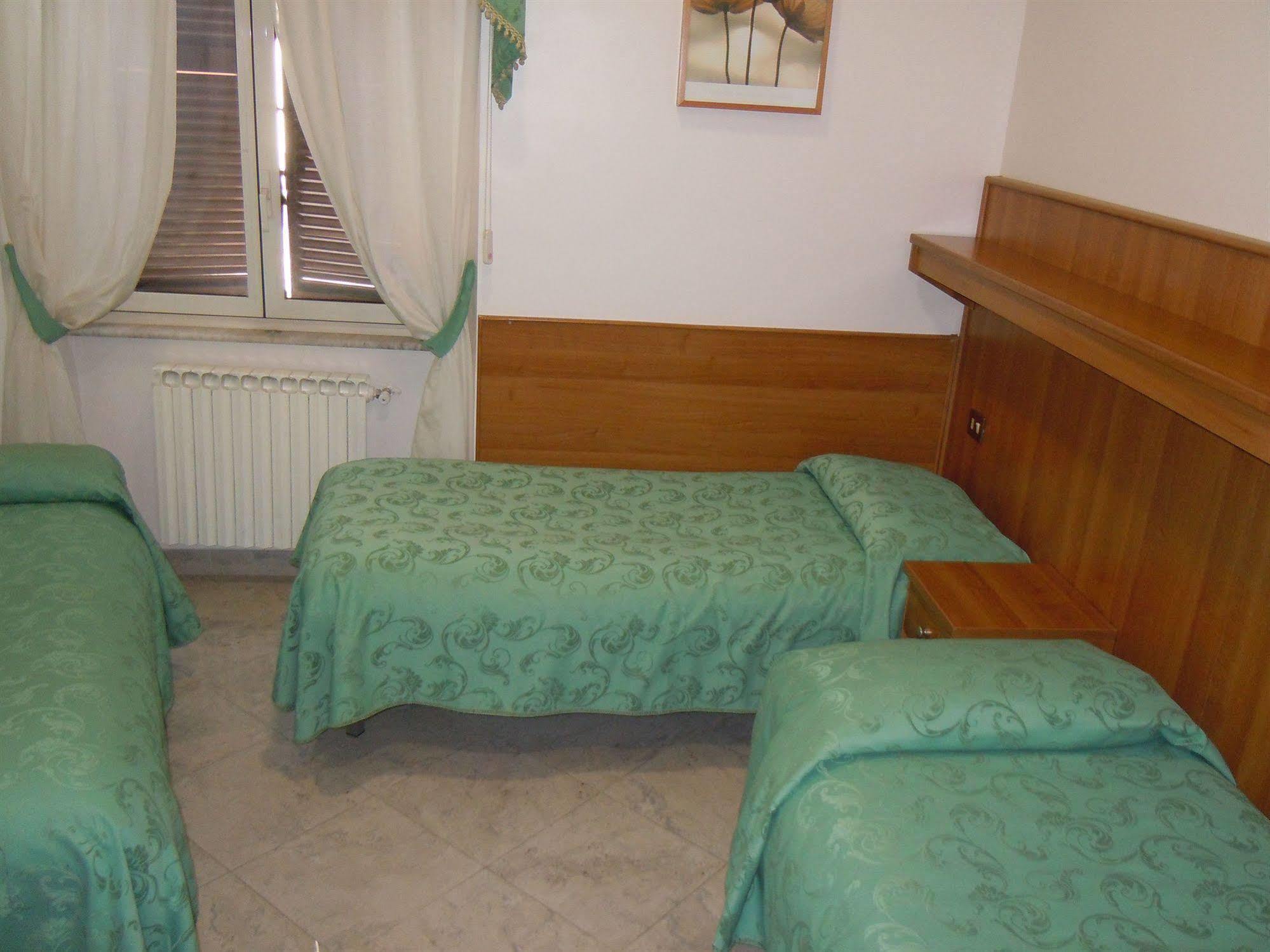 Hotel Papa Germano Rome Buitenkant foto
