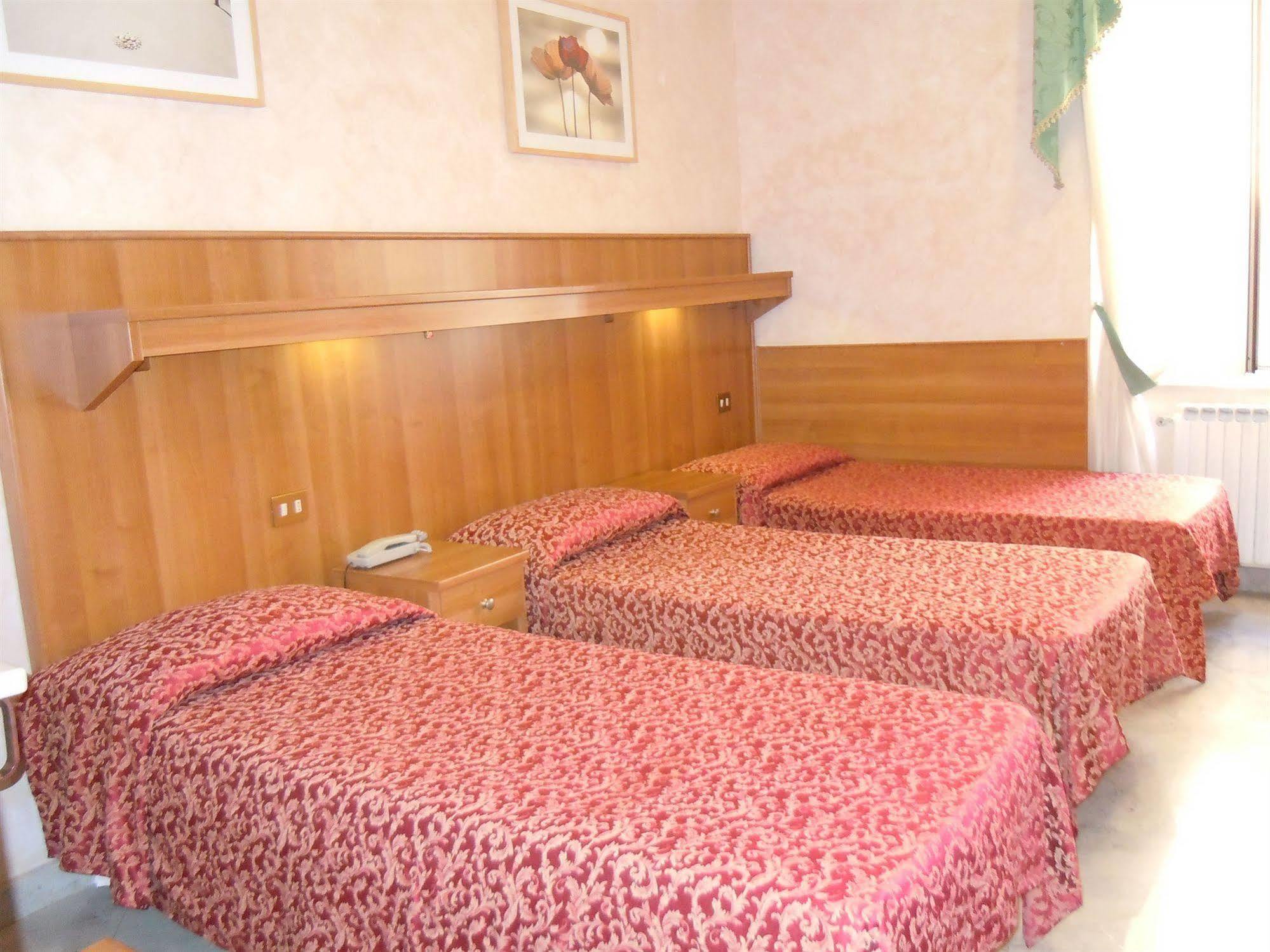 Hotel Papa Germano Rome Buitenkant foto