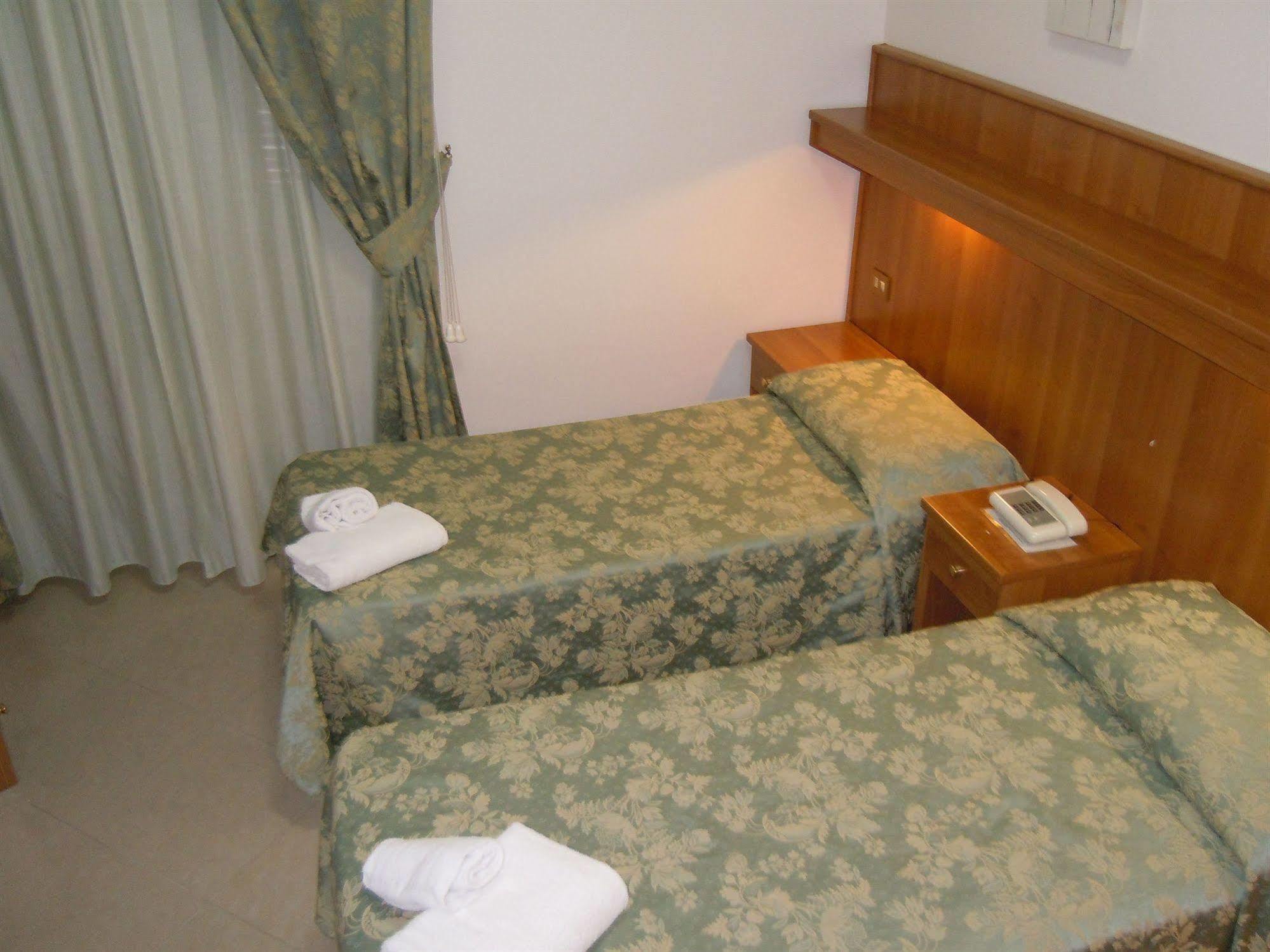 Hotel Papa Germano Rome Buitenkant foto